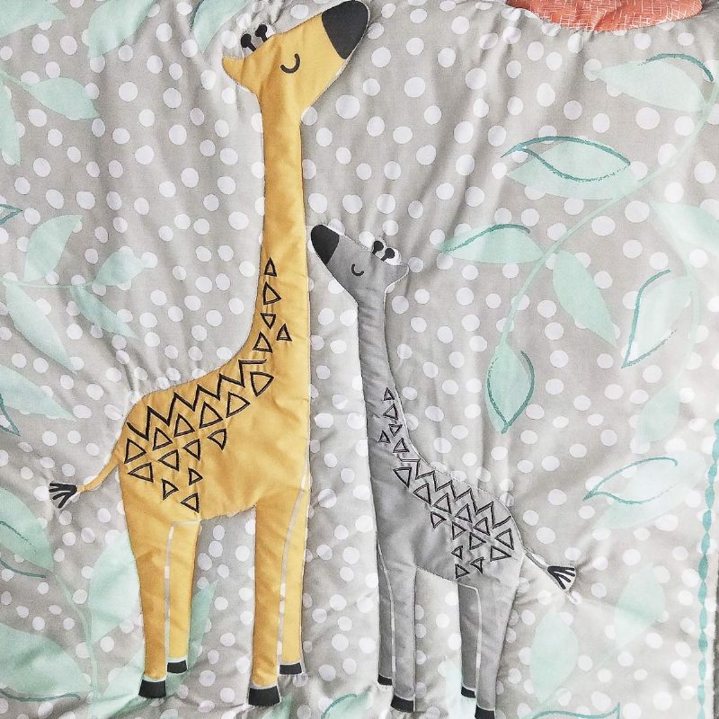 Kiságy Ágyneműgarnitúrák Fiúknak Baba Gyerekágynemű Woodland Giraffe Family Dot Design Szürke És Sárga 8 Részes