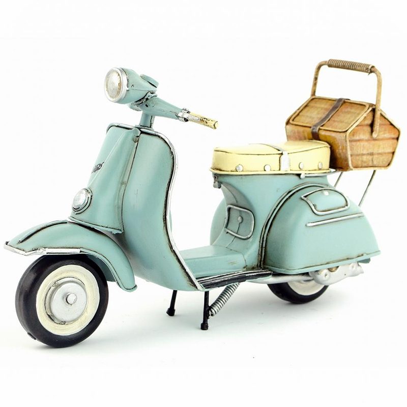 Vespa Motorkerékpár Kézzel Készített Közepes Méretű Bádoglemez 1965-ös Modell